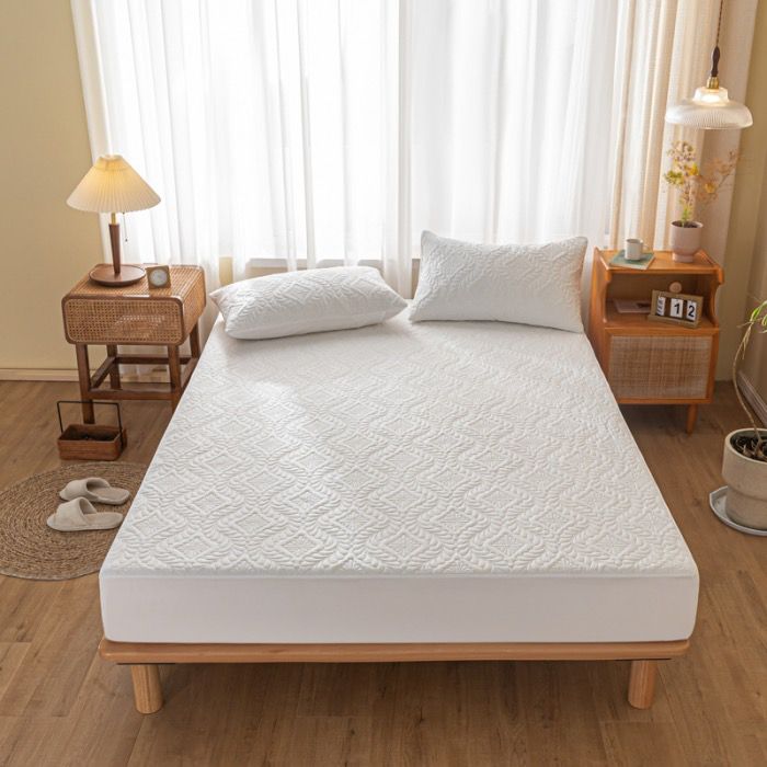 Queen size waterproof mattress bedsheet.